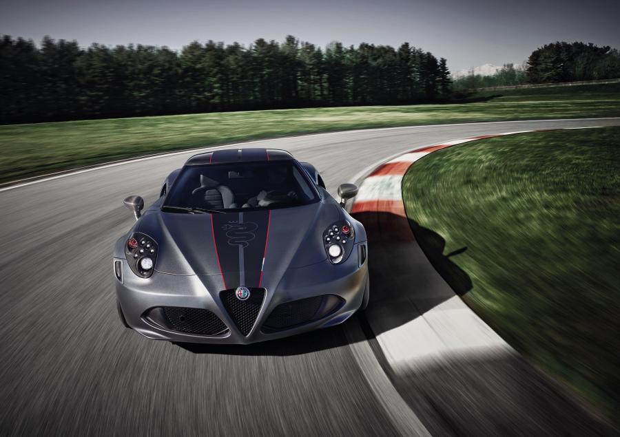  Alfa Romeo 4C Competizione (960) 2018 года  (фото 2 из 4)
